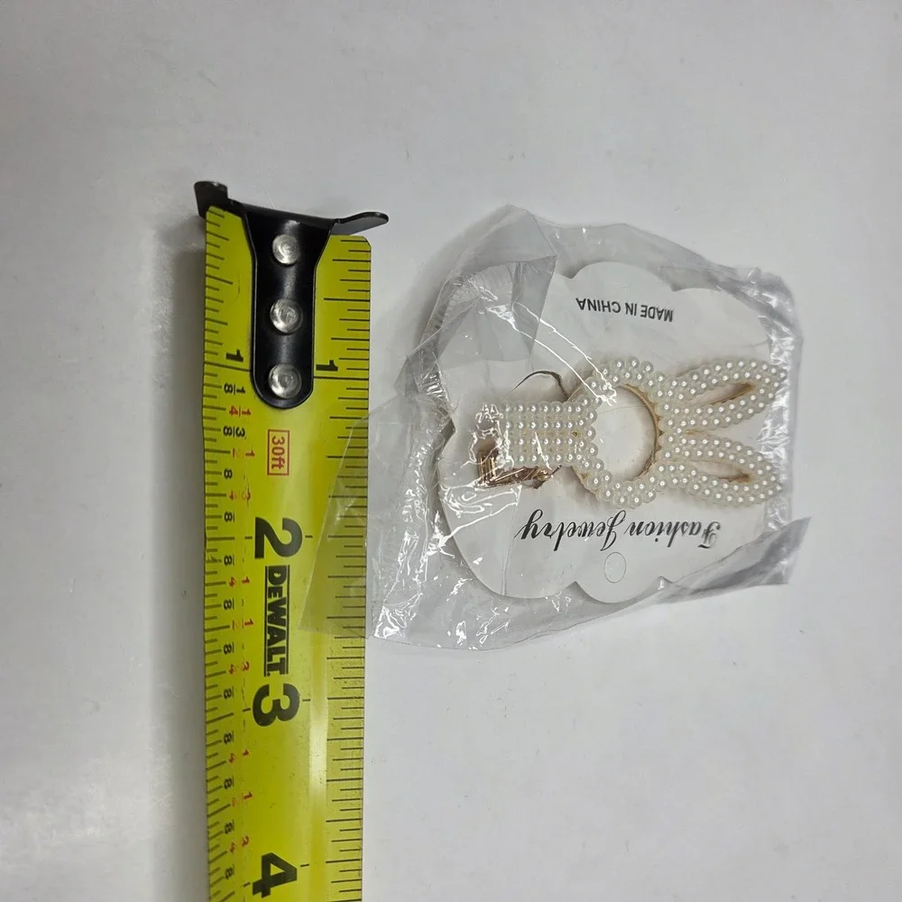 Fashion Jewelry Bunny Hair Clip Faux Pearl Rabbit Gold Tone Alligator Clip White